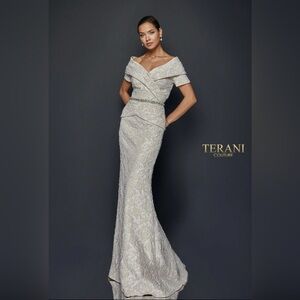 Terani Couture Mother of the Bride Dress. Size 16. Color Champagne and Gold